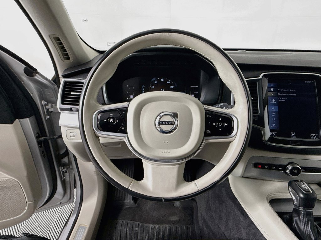 Used 2017 Volvo XC90 T5 Momentum w/ Vision Package FWD image 11