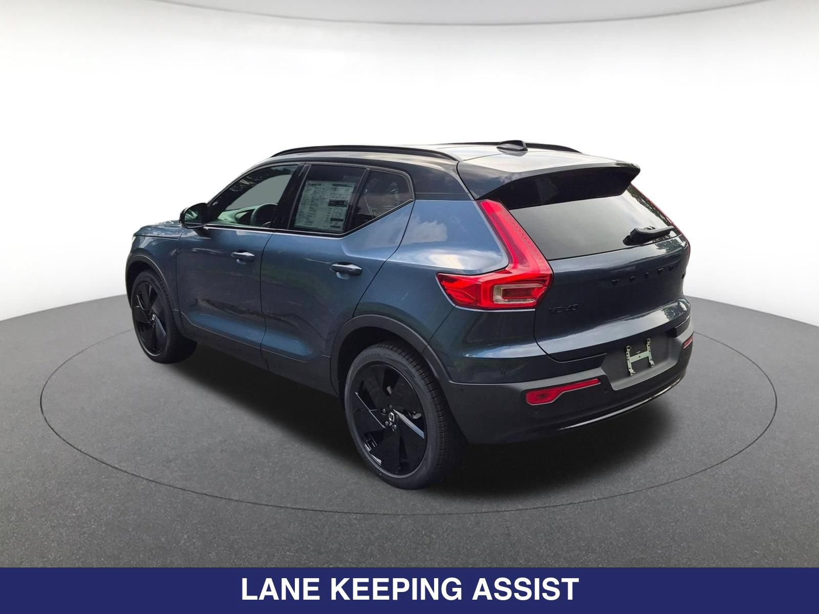 New 2026 Volvo XC40 B5 Ultra w/ Protection Package Premier AWD/4WD image 8