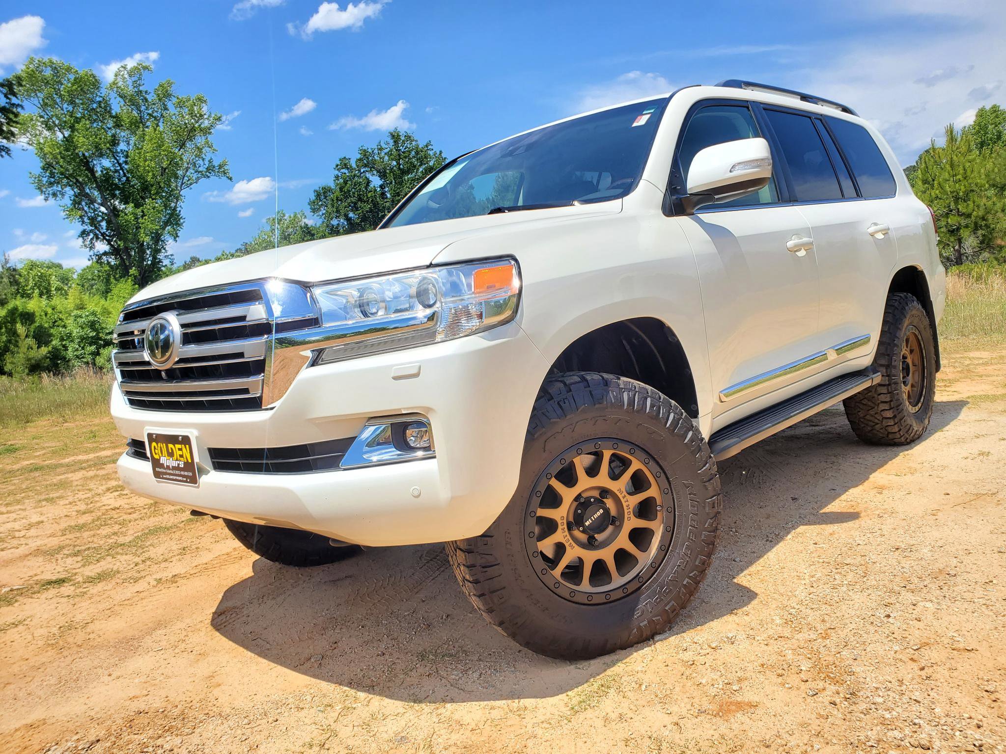 Used 2019 Toyota Land Cruiser w/ Preferred Accessory Package AWD/4WD image 4