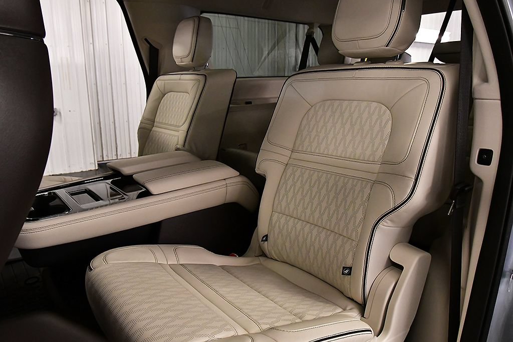 Used 2023 Lincoln Navigator L Black Label AWD/4WD image 27