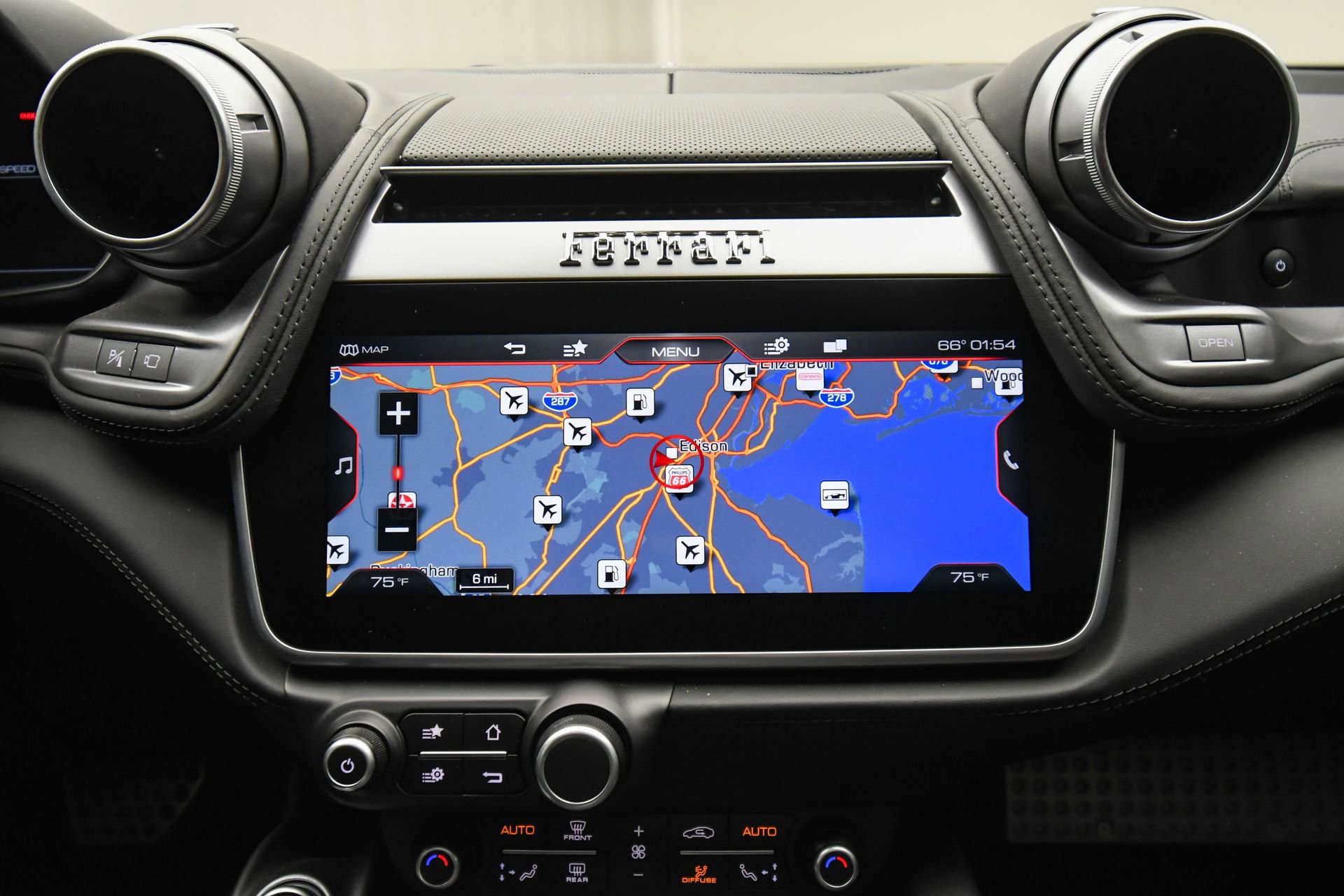 Used 2018 Ferrari GTC4Lusso T image 47