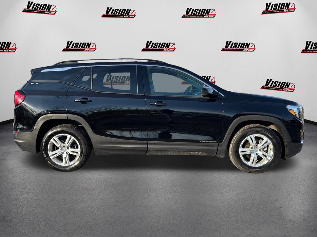 Used 2018 GMC Terrain SLE w/ Driver Convenience Package image 4