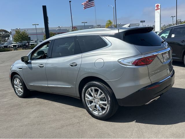 Used 2023 Buick Enclave Essence w/ Experience Buick Package FWD image 4