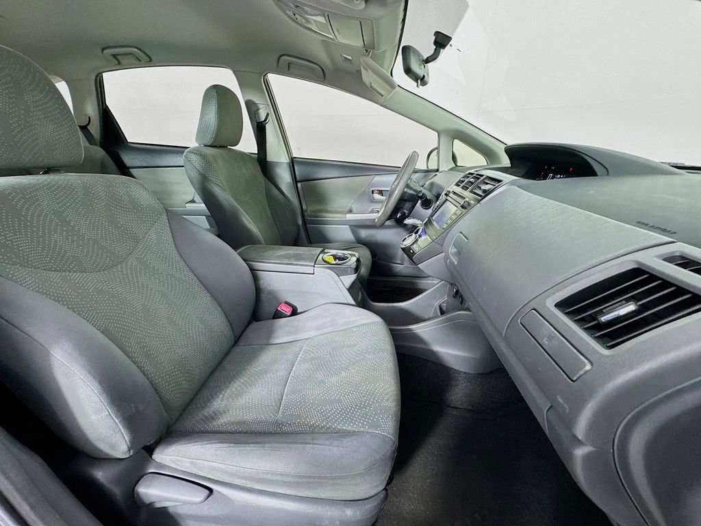 Used 2014 Toyota Prius V Two image 33
