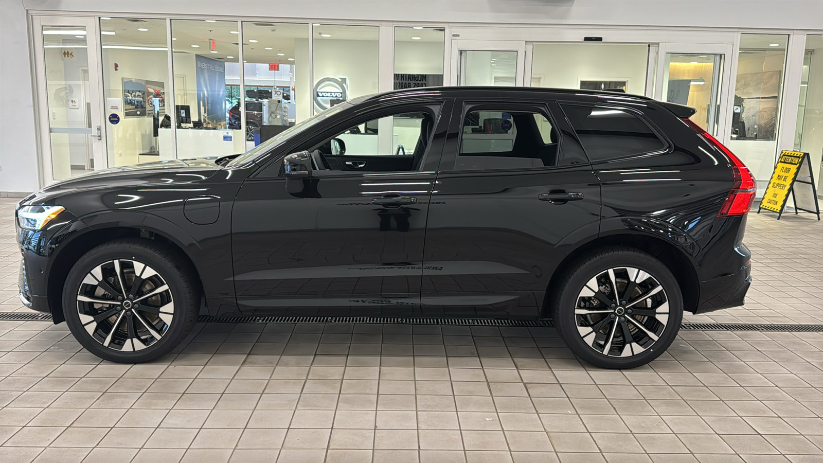 New 2026 Volvo XC60 T8 Plus w/ Protection Package Premier AWD/4WD image 8