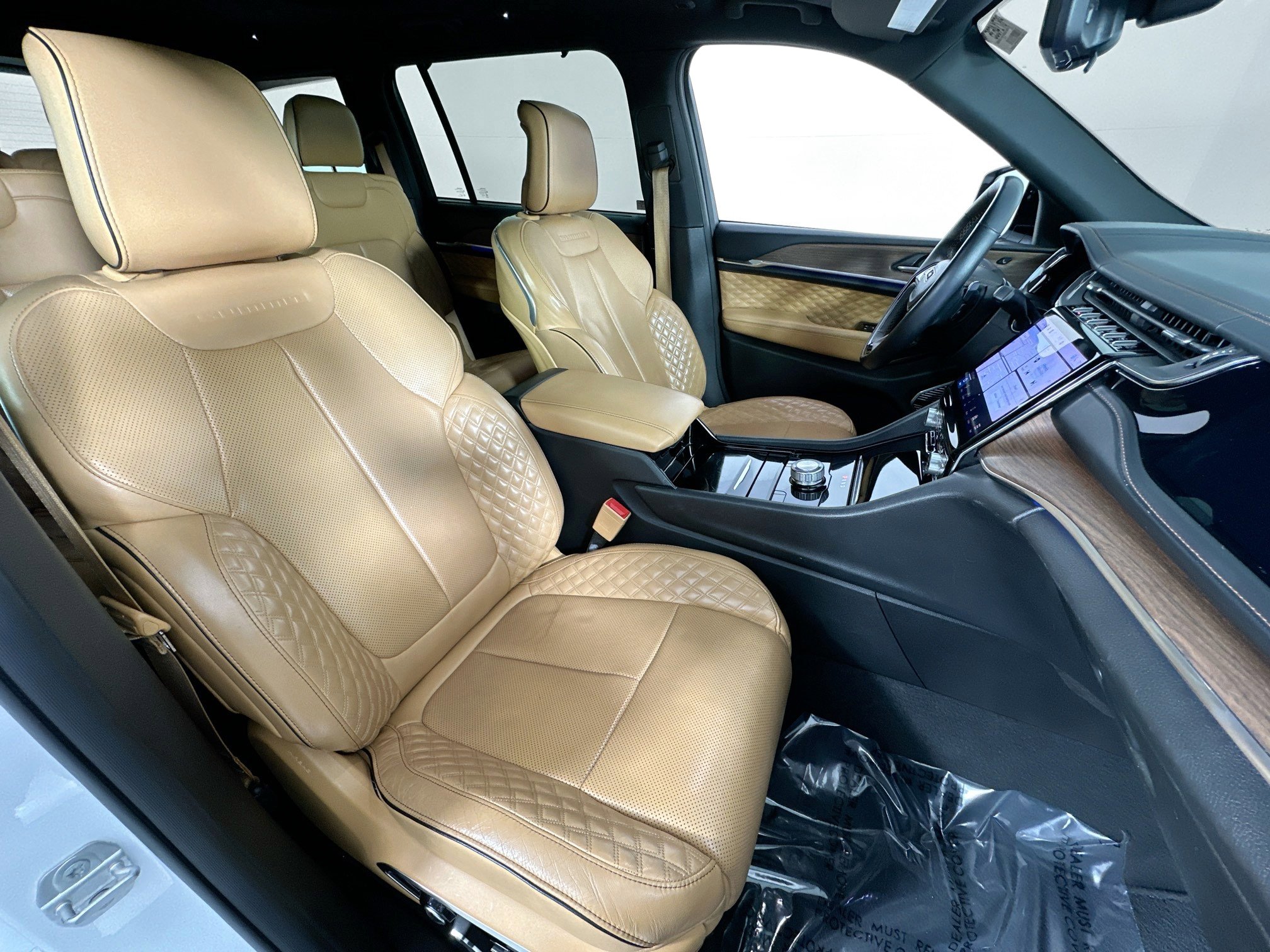 Used 2023 Jeep Grand Cherokee L Summit w/ Advanced Protech Group IV image 31