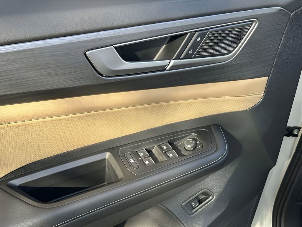 New 2026 Volkswagen Atlas Cross Sport SE image 13