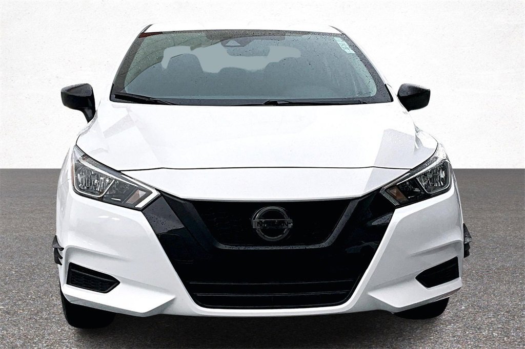 Used 2020 Nissan Versa S video 3