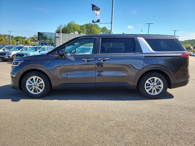 Used 2023 Kia Carnival LX FWD image 2