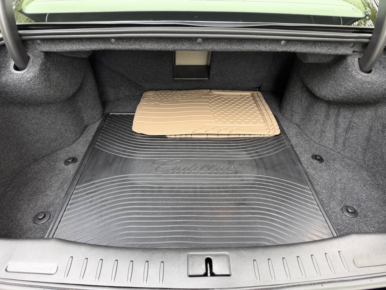 Used 2006 Cadillac DTS w/ Trunk Convenience Package FWD image 13