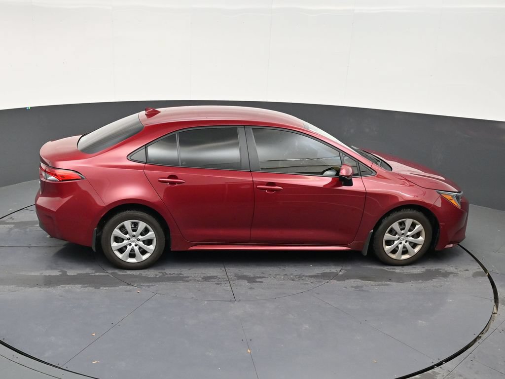 Used 2025 Toyota Corolla LE FWD image 17