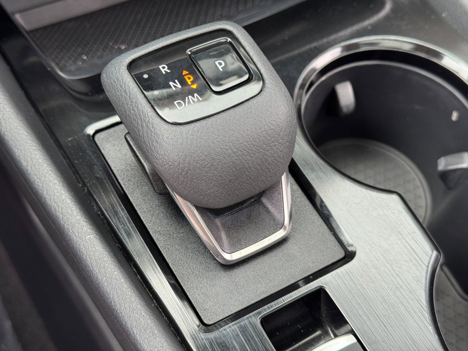 Used 2024 Nissan Rogue SV w/ SV Premium Package image 26