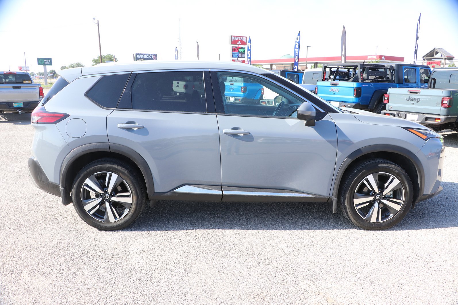 Used 2021 Nissan Rogue SL w/ Premium Package AWD/4WD image 8
