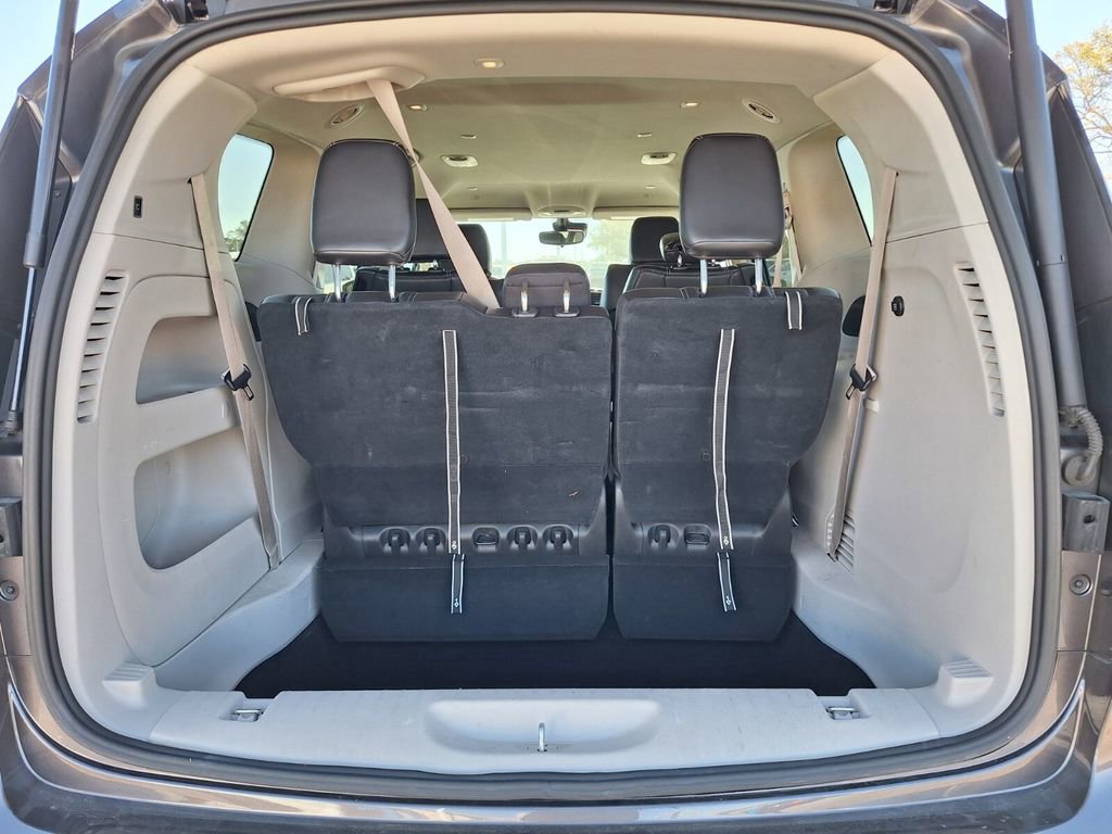 Used 2023 Chrysler Pacifica Touring-L image 24