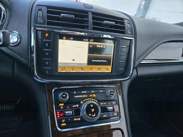 Used 2018 Lincoln Continental Select w/ Continental Climate Package image 21