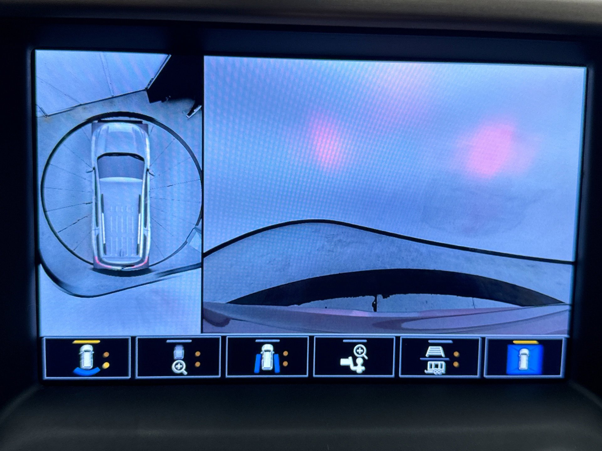 Used 2023 GMC Acadia Denali w/ Denali Technology Package image 16