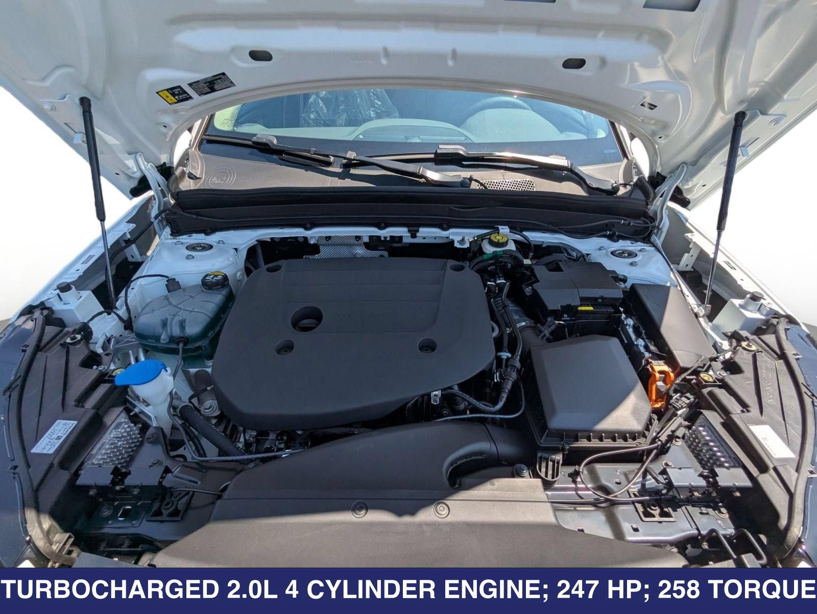 New 2026 Volvo XC40 B5 Plus w/ Protection Package Premier AWD/4WD image 25