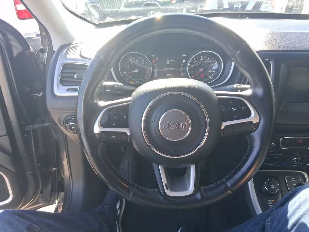 Used 2018 Jeep Compass Latitude w/ Popular Equipment Group AWD/4WD image 15