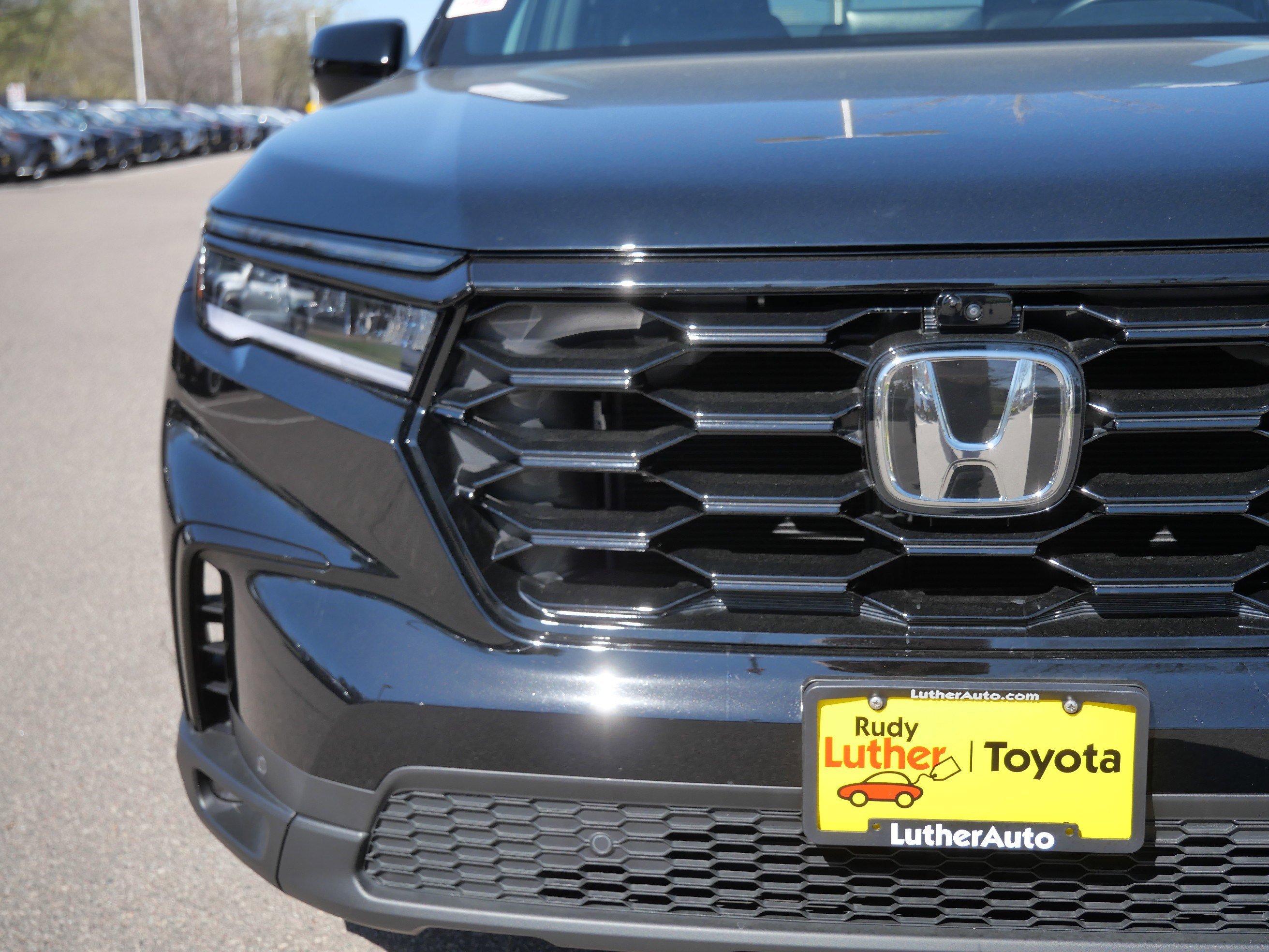 Used 2025 Honda Pilot Black Edition image 16