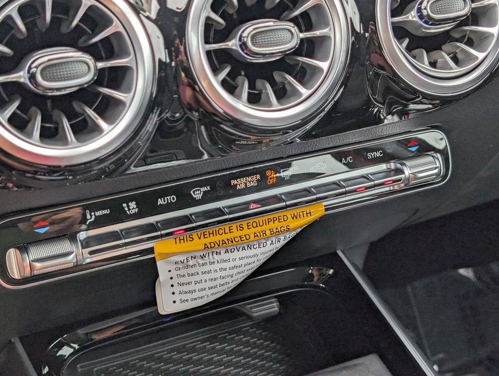 New 2026 Mercedes-Benz GLA 35 AMG 4MATIC image 19