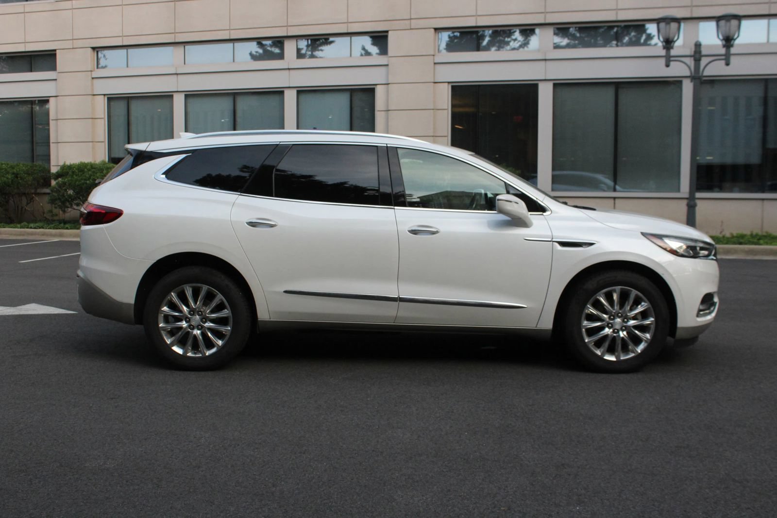 Used 2018 Buick Enclave Premium w/ Experience Buick Package AWD/4WD image 6