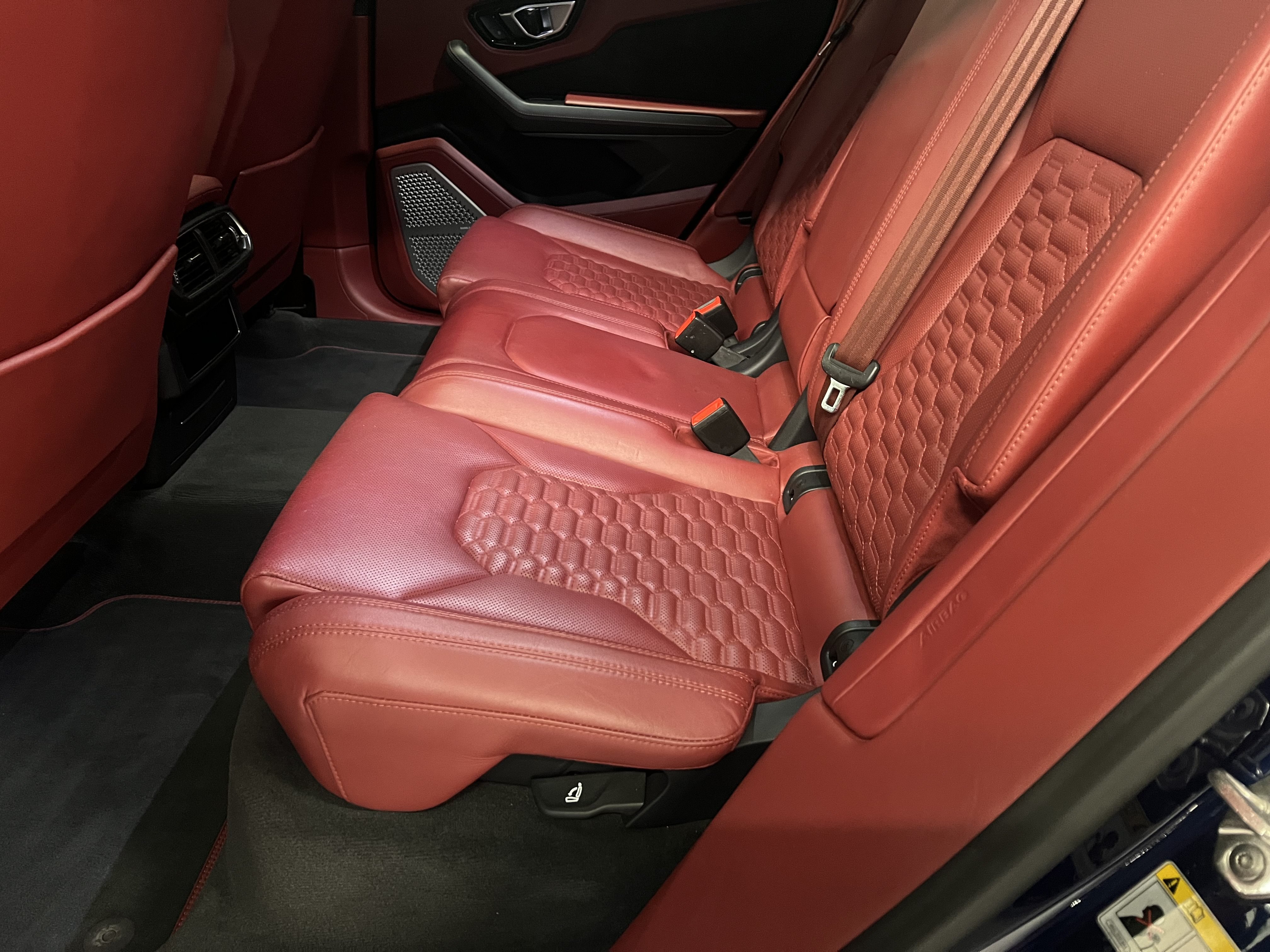 Used 2019 Lamborghini Urus AWD/4WD image 11