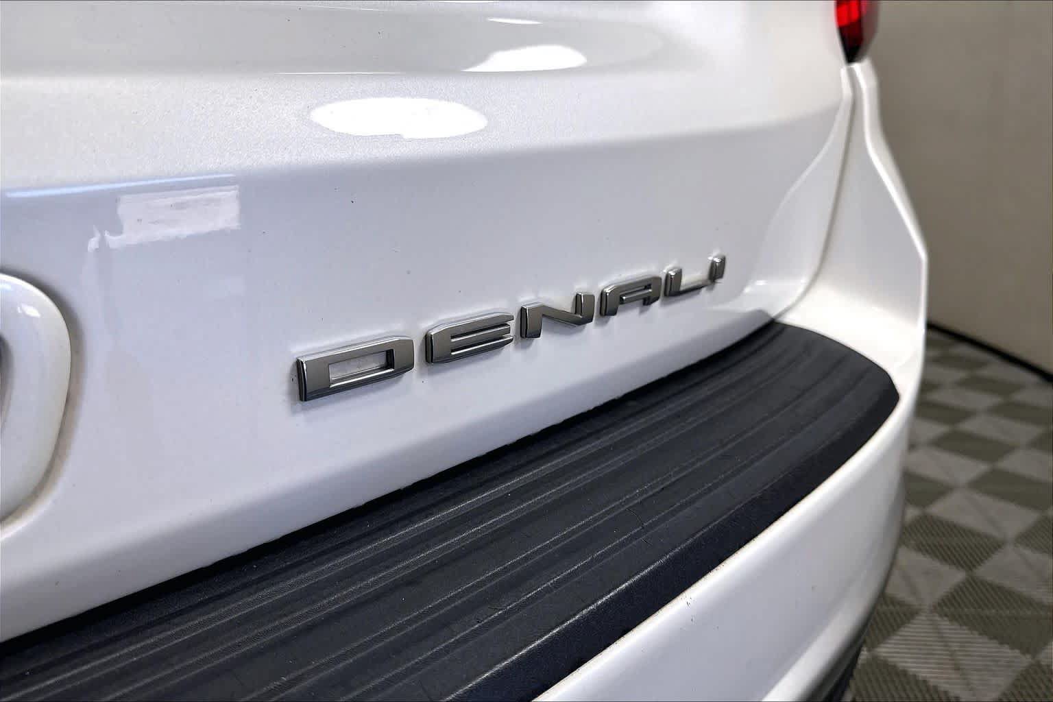 Used 2021 GMC Yukon XL Denali RWD image 9