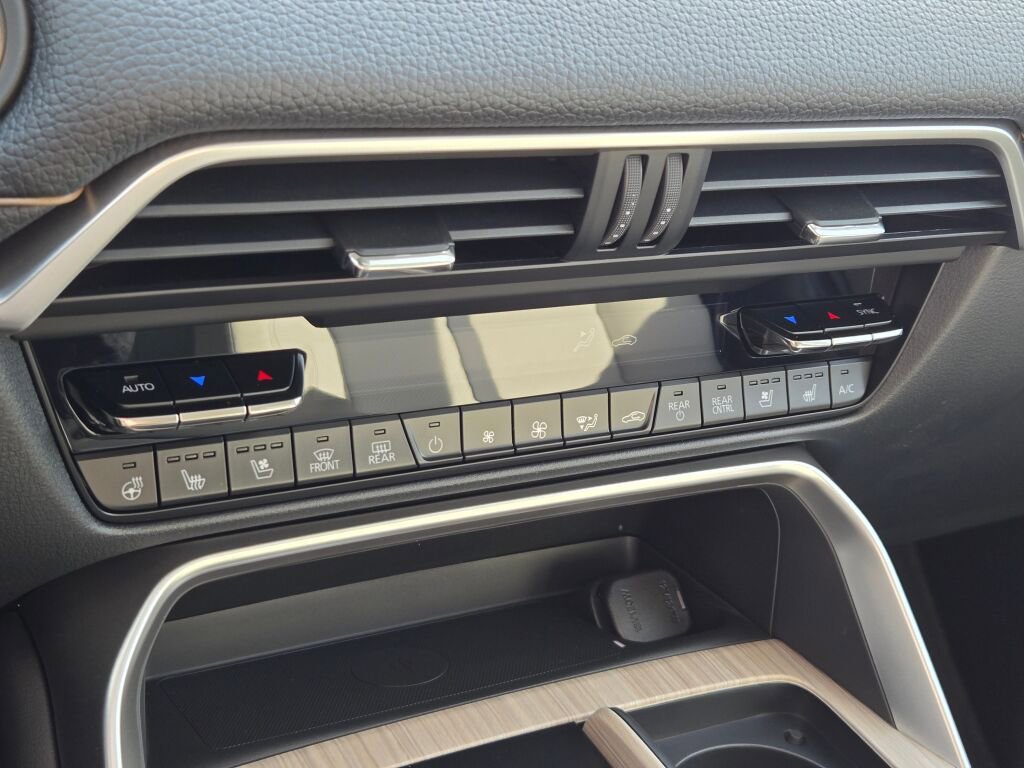 New 2026 MAZDA CX-90 Plug-In Hybrid w/ Preferred image 26