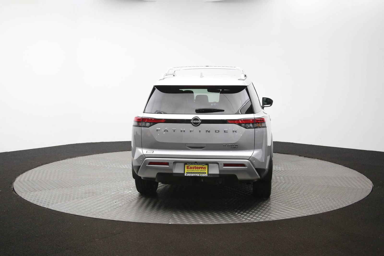 Used 2023 Nissan Pathfinder Platinum AWD/4WD image 35
