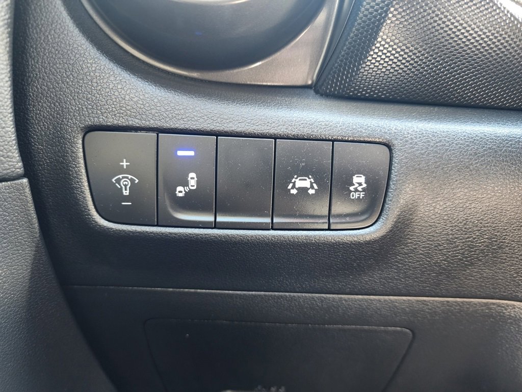 Used 2020 Hyundai Kona Limited image 17