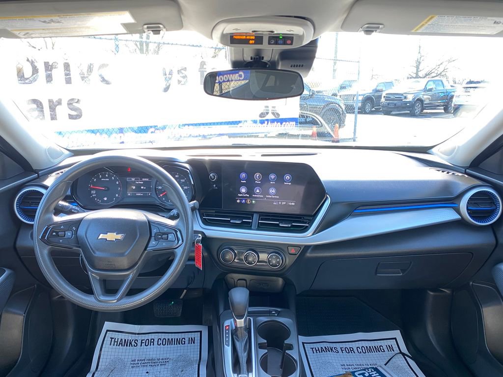 Used 2025 Chevrolet Trax LS w/ Driver Confidence Package FWD image 19