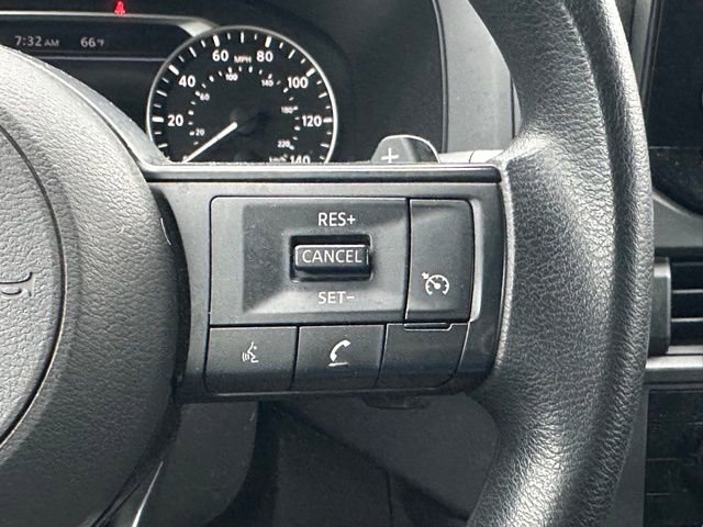 Used 2024 Nissan Pathfinder S image 18