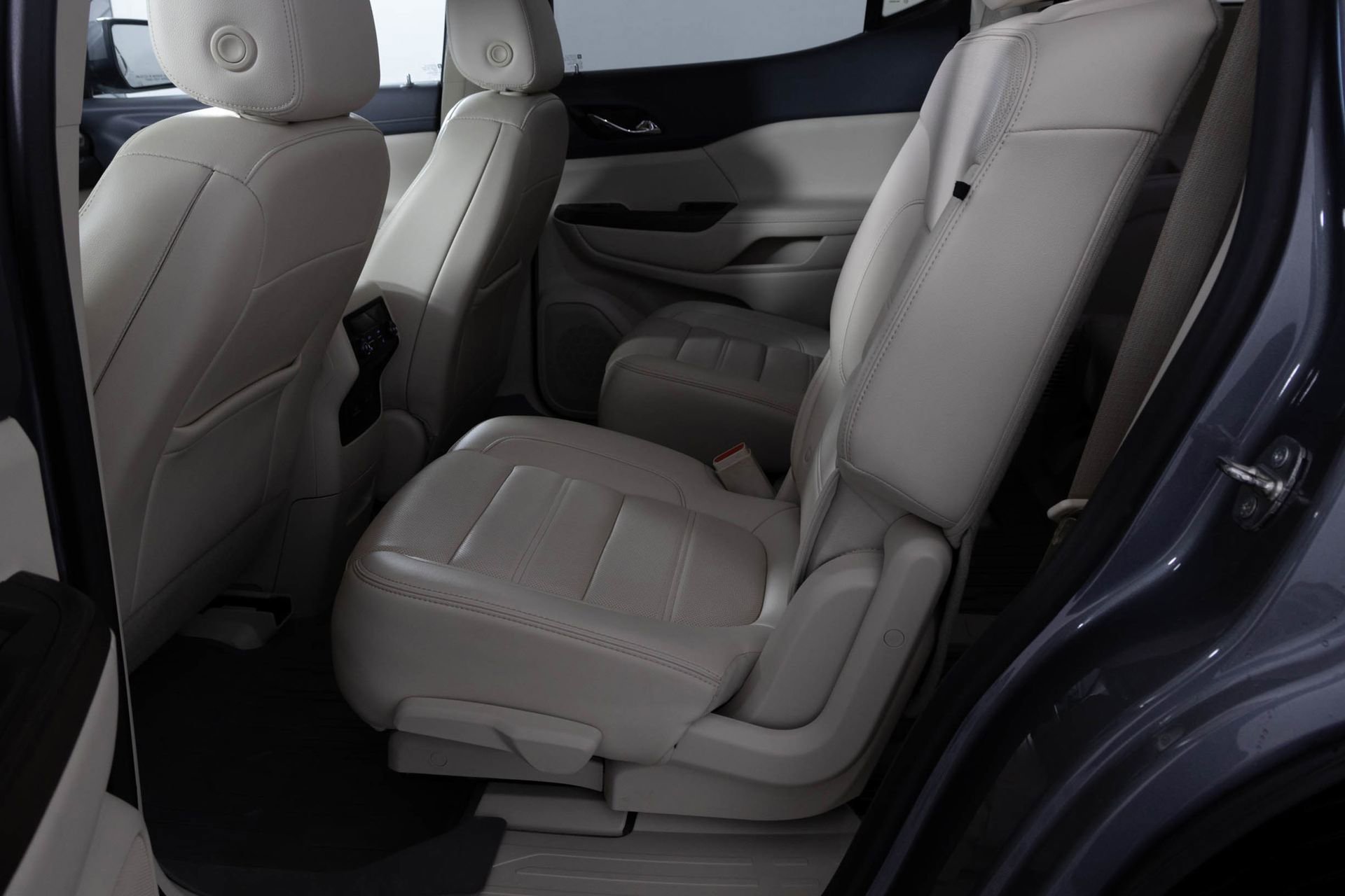 Certified 2022 GMC Acadia Denali w/ Denali Technology Package AWD/4WD image 38