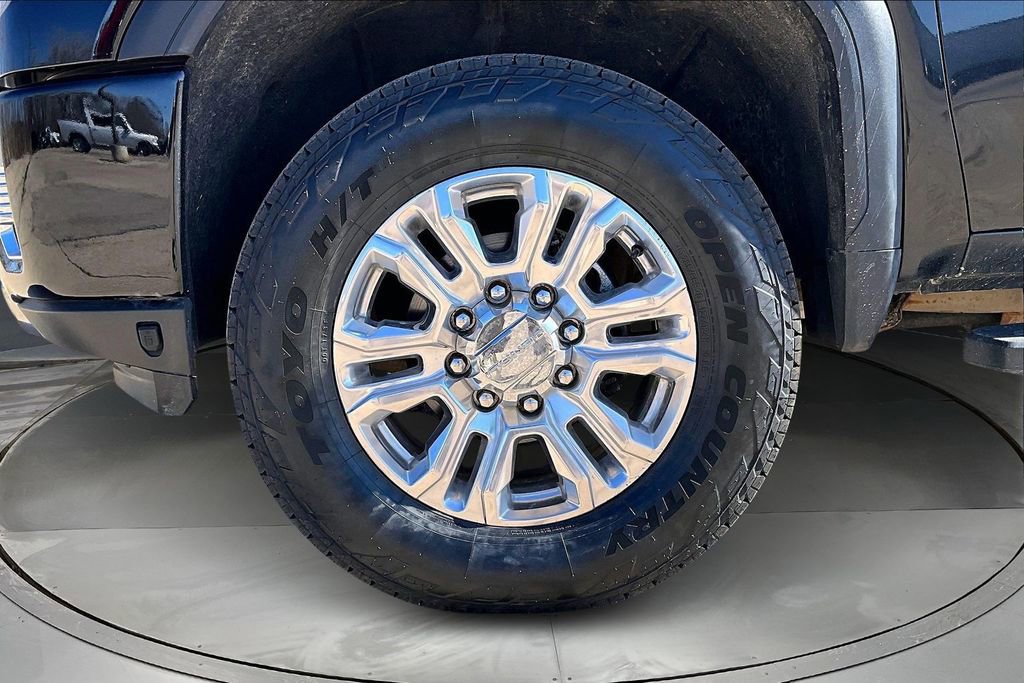 Used 2023 GMC Sierra 3500 Denali AWD/4WD image 32