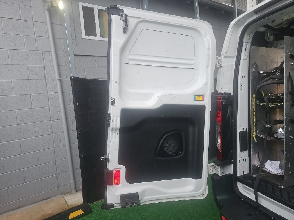Used 2018 Ford Transit 250 130 Low Roof RWD image 37