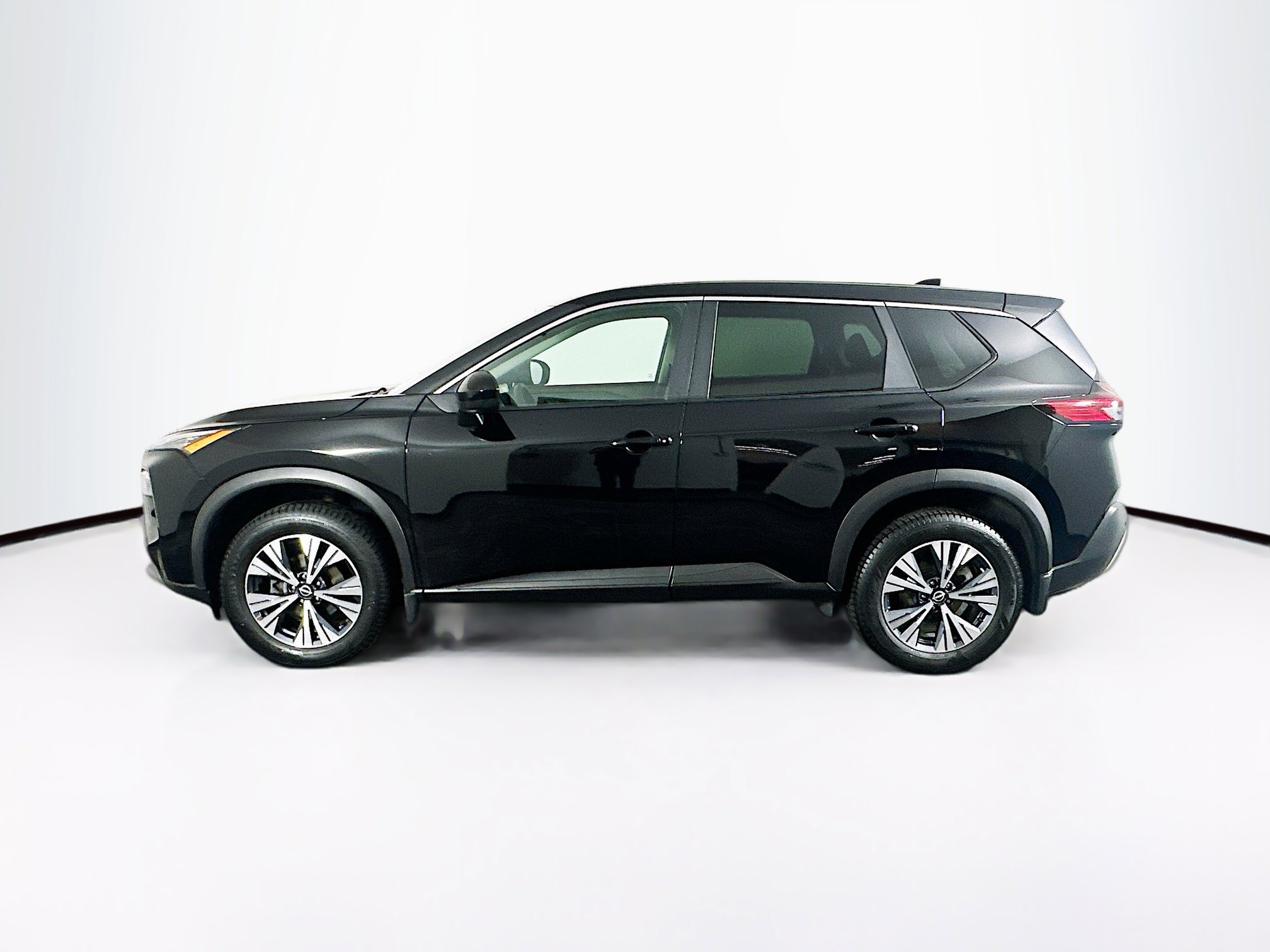 Used 2023 Nissan Rogue SV image 4