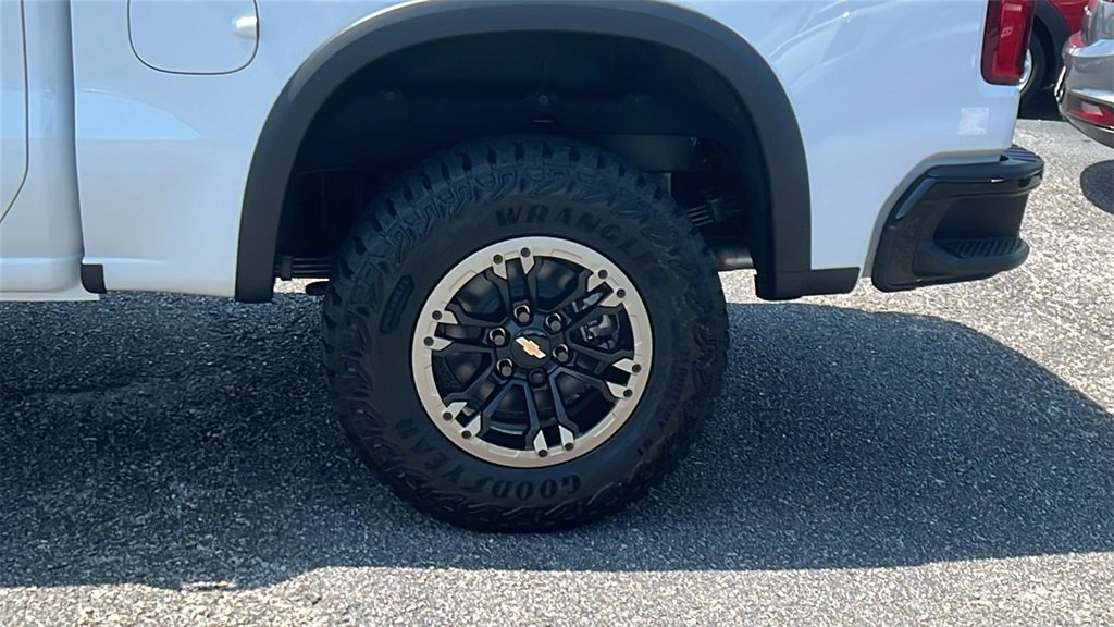 New 2025 Chevrolet Silverado 1500 ZR2 w/ Technology Package image 9