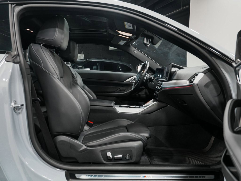 Used 2024 BMW 440i xDrive Coupe w/ Premium Package image 32