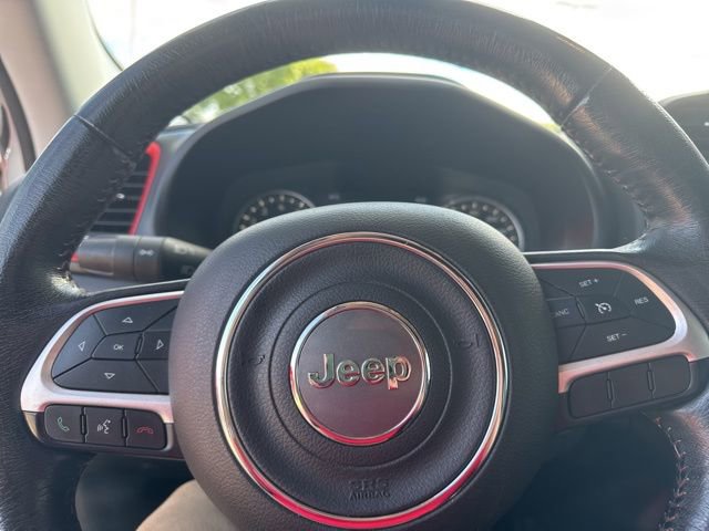 Used 2015 Jeep Renegade Trailhawk w/ Premium Leather Group AWD/4WD image 19