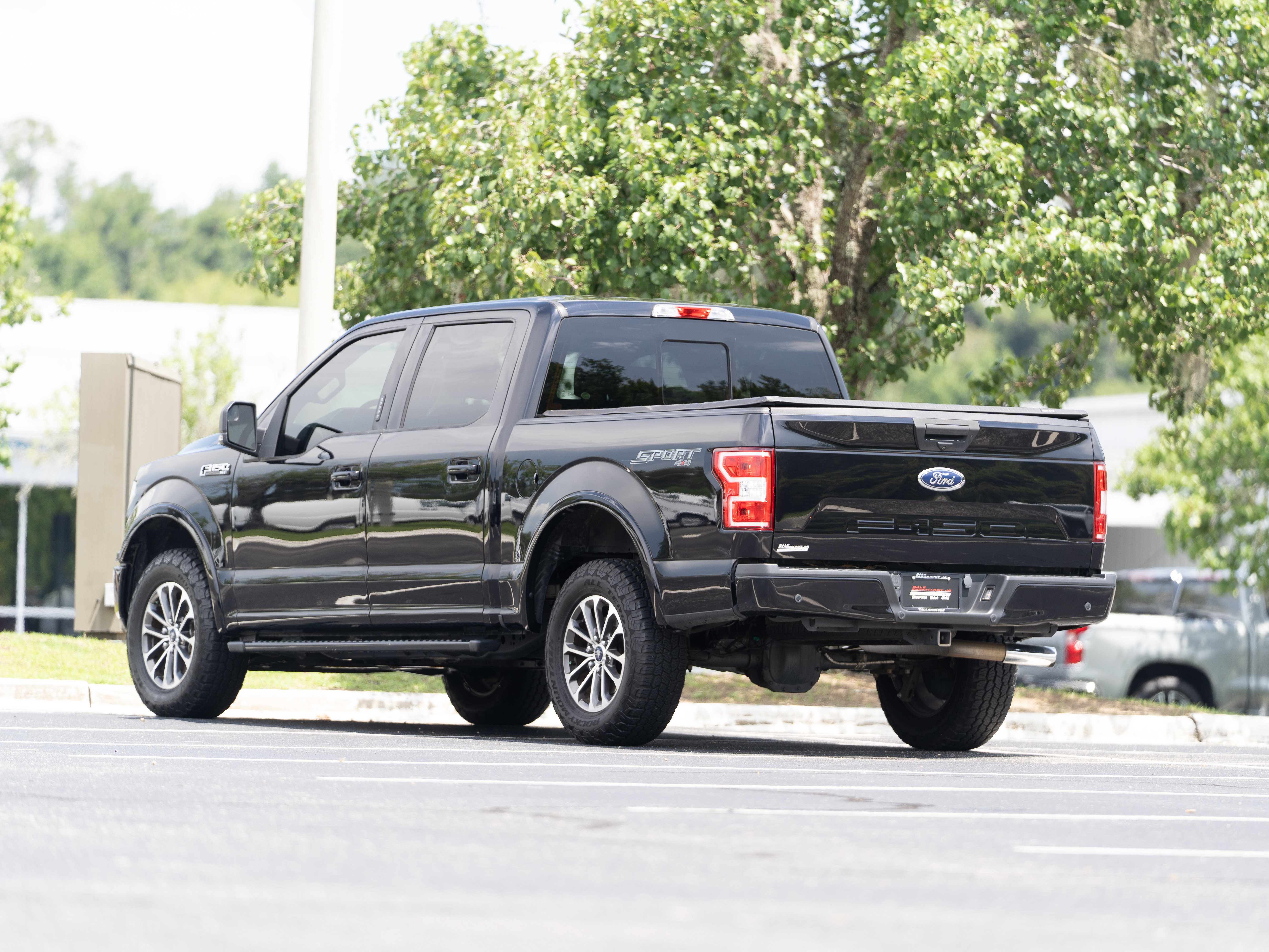 Used 2020 Ford F150 XLT w/ Equipment Group 302A Luxury AWD/4WD image 3