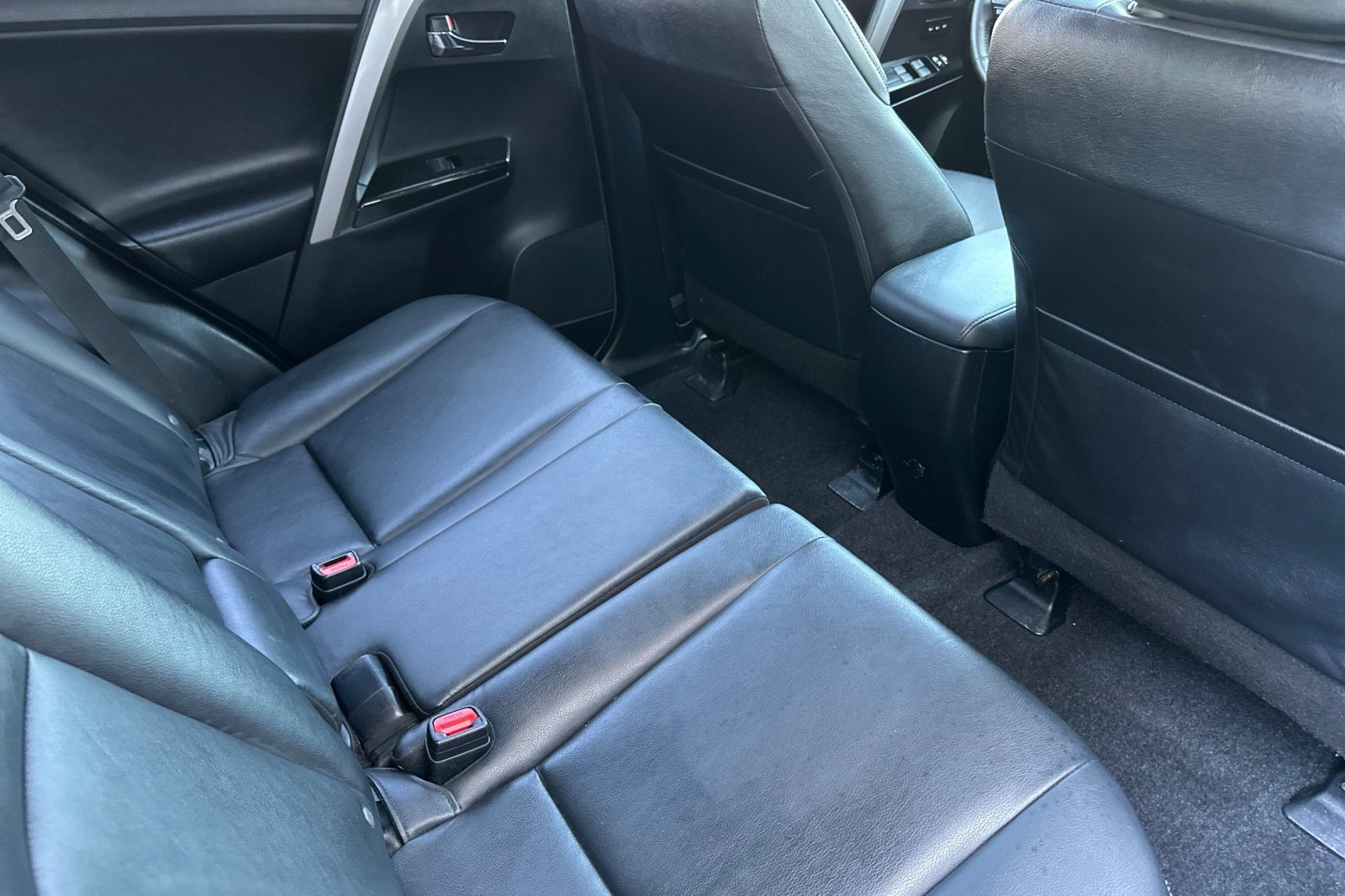 Used 2017 Toyota RAV4 Limited w/ Advanced Technology Package FWD image 33