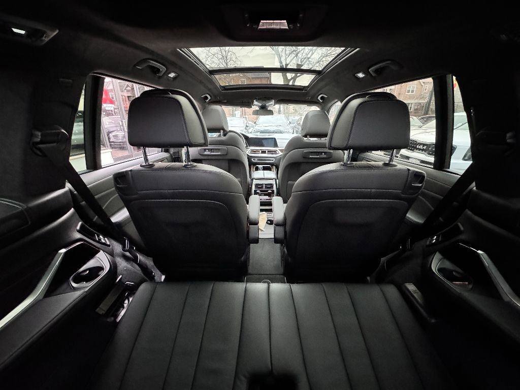 Used 2020 BMW X7 xDrive40i w/ M Sport Package image 11