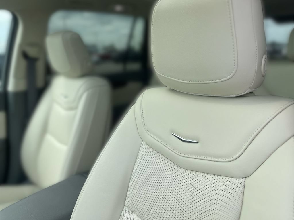 Certified 2024 Cadillac XT6 Premium Luxury w/ LPO, Floor Liner Package AWD/4WD image 8
