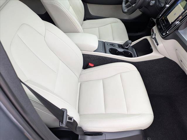 Used 2019 Volvo XC40 T5 Momentum AWD/4WD image 21