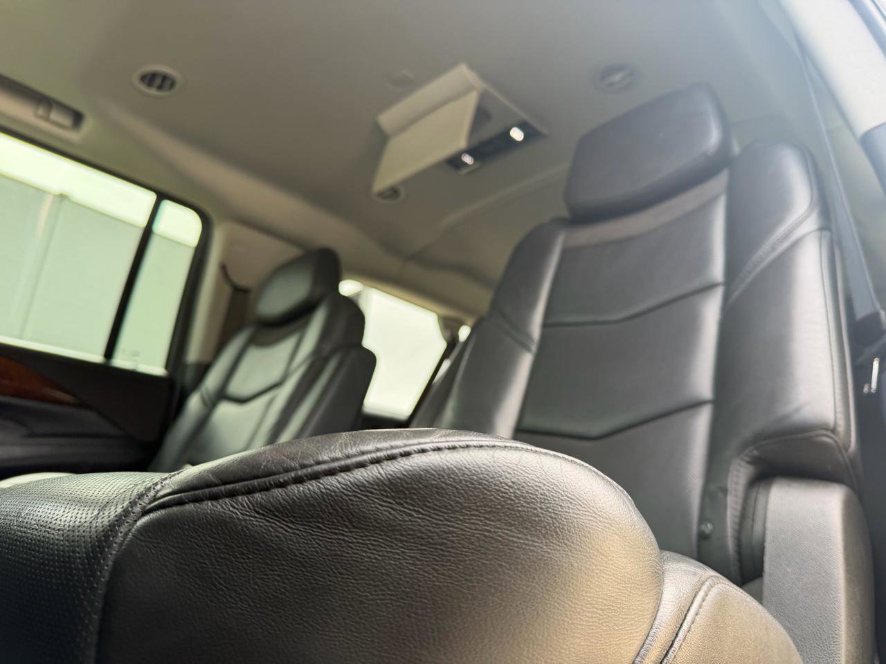 Used 2018 Cadillac Escalade ESV Luxury AWD/4WD image 10