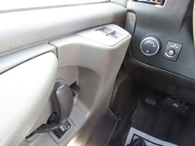 Used 2015 Chevrolet Express 2500 RWD image 36