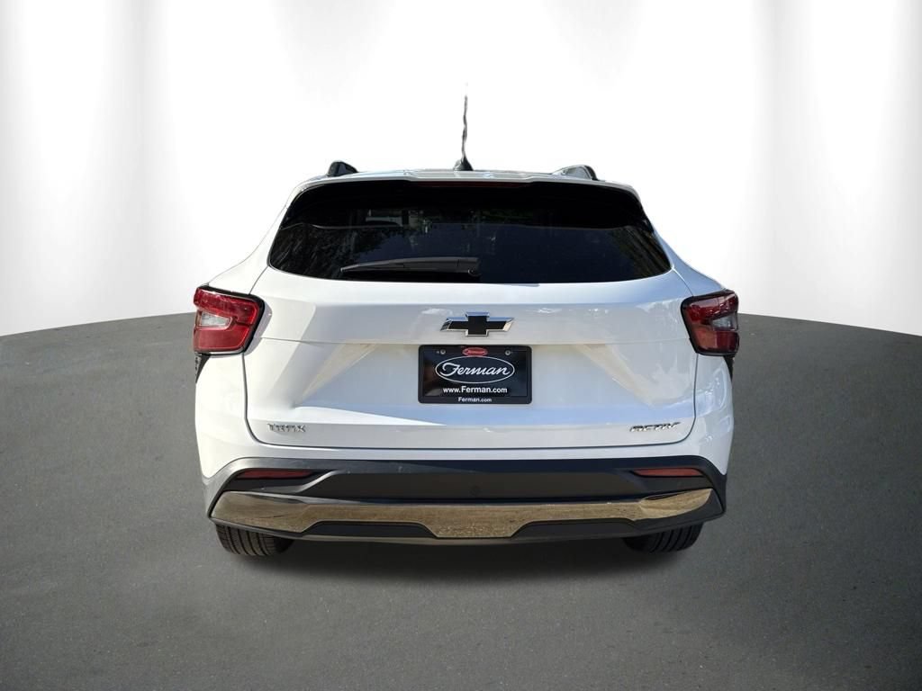 Used 2024 Chevrolet Trax ACTIV w/ Driver Confidence Package FWD image 12