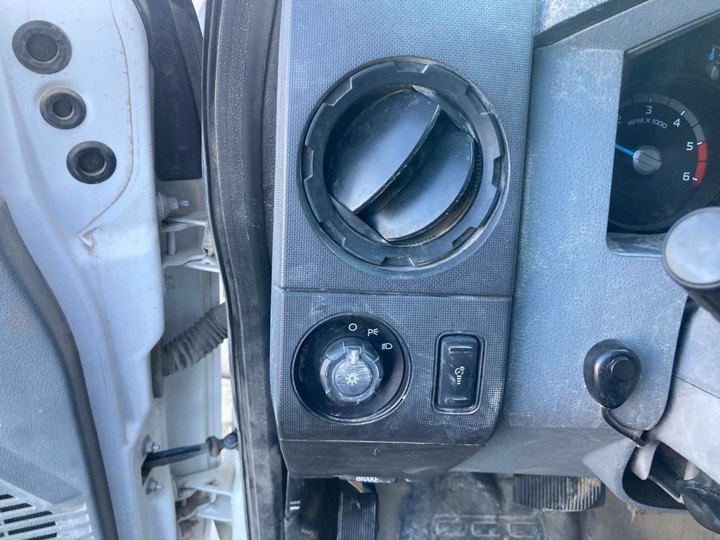 Used 2014 Ford F550 4x4 Regular Cab Super Duty image 22