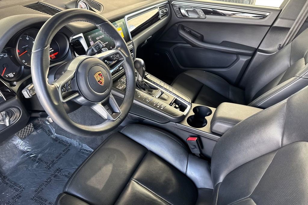 Used 2021 Porsche Macan w/ Premium Package AWD/4WD image 9