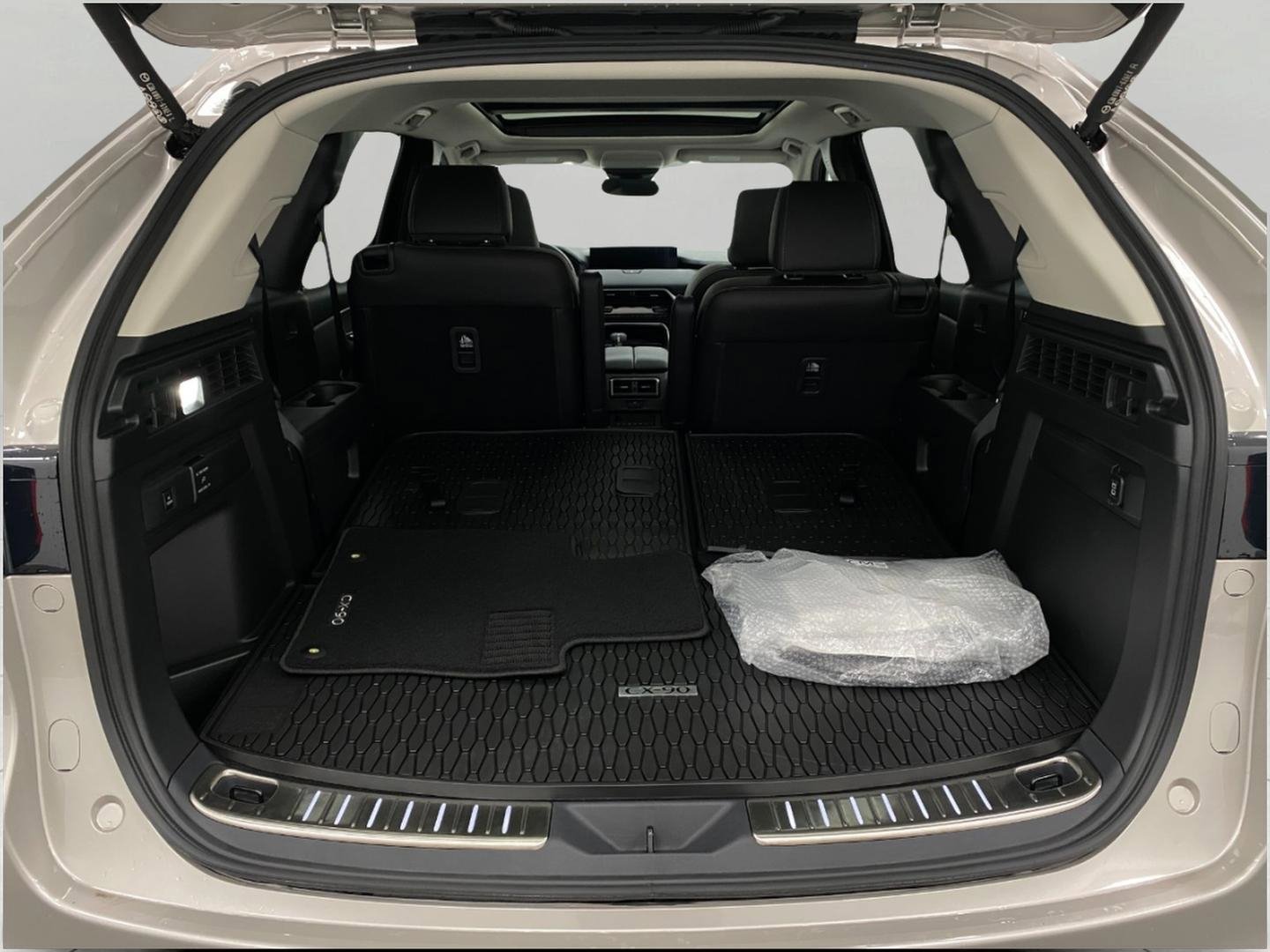 New 2025 MAZDA CX-90 Plug-In Hybrid w/Premium Sport AWD/4WD image 5